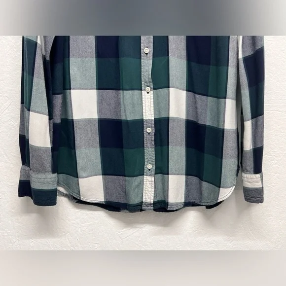 WOMEN’S - Merona Plaid Flannel Button Up Shirt - XL - Picture 4 of 10
